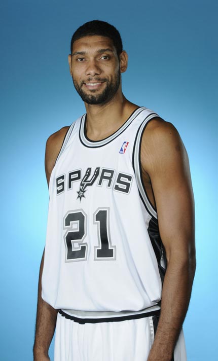 港队本月亚洲杯预选赛大名单：陈晋一领衔中超、中甲8将入选（港足公布本月亚洲杯预选赛名单：陈晋一领衔，中超中甲共8人入选）