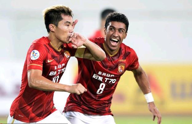 英超前瞻：维拉取分势头强盛，狼队长期低迷仍不见缓和迹象（英超前瞻：维拉抢分势头正猛，狼队颓势未见好转）