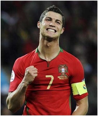 足球国足青训成果显现，小将成多队抢手货（国足青训见成效 多队竞逐潜力新星）