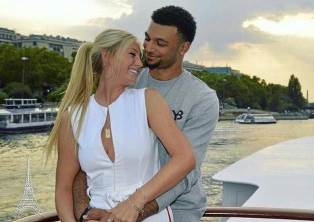 ATP总决赛第5日综述：阿卡3连胜锁定年终第一，德米纳尔赢球晋级（ATP年终总决赛第5日回顾：阿尔卡拉斯三连胜锁定年终第一，德米纳尔告捷晋级）