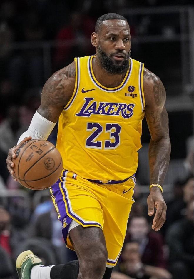 记者：球员间有梅西和德保罗这般挚友很棒，球队间有就很怪了（记者：球员间有如梅西-德保罗的铁友情是好事，放到球队层面就别扭）