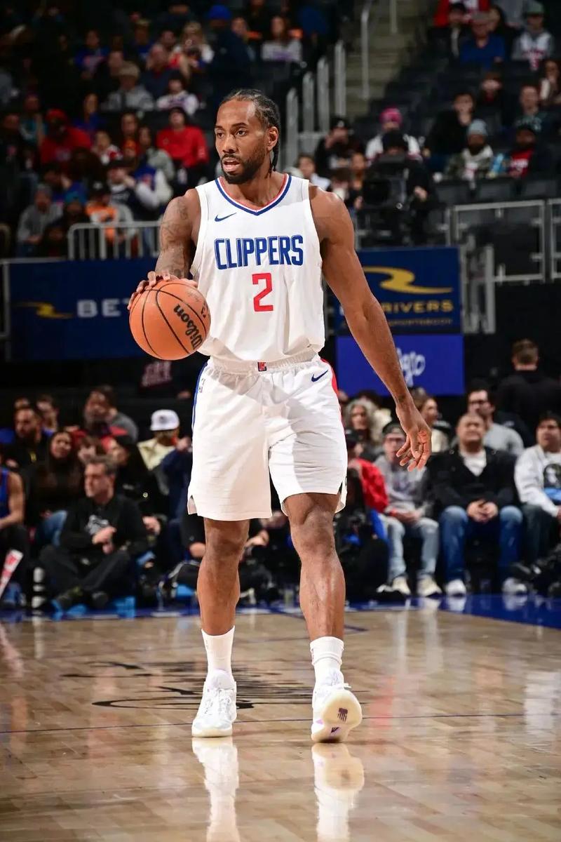 官方：深圳青年人球员韩光徽退役，曾在北理工效力多年（官方公告：深圳青年队球员韩光徽宣布退役，曾长期效力北理工）