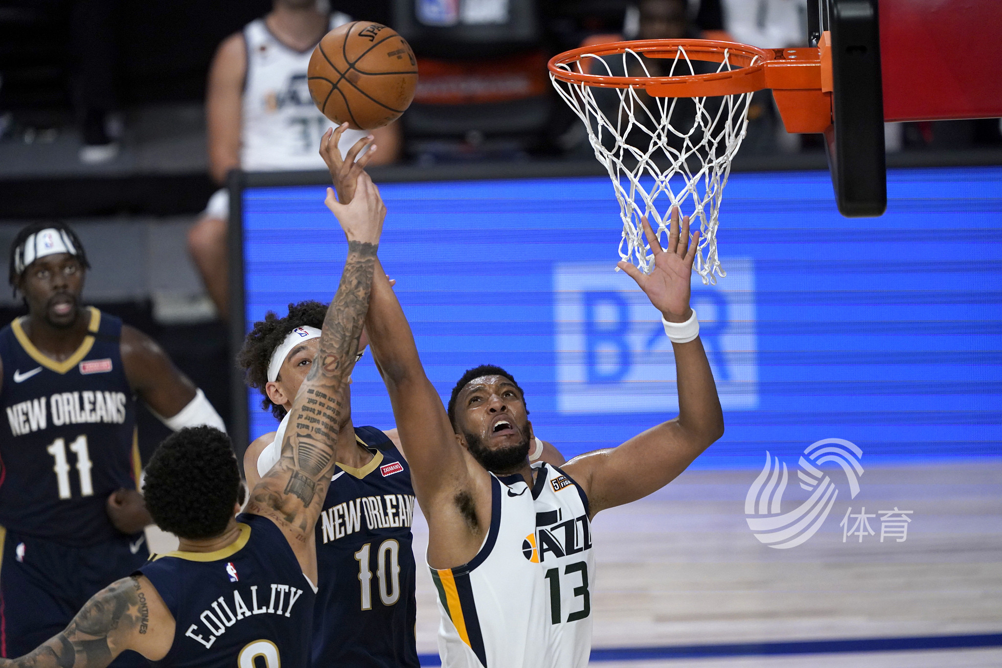 与此同时 与此同时